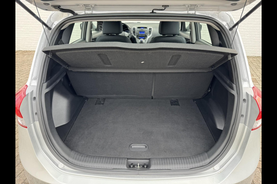 Hyundai ix20 1.6i Go! Automaat Parkeer sensoren Clima Cruise Stuur en stoelverwarming
