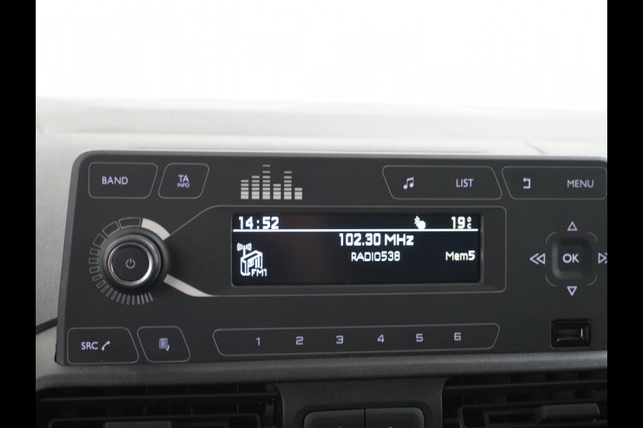Opel Combo 1.5CDTI 10x Op voorraad! 3-Persoons Airco Cruise Control Bluetooth Elektr.ramen Elektr.spiegels+Verwarmd Centr.Vergr+ab. L1H1 Ed Schuifdeur Betonplex vloer Lat om Lat betimmering Origin. NLse auto, van binnen en buiten een Keurige Combo!