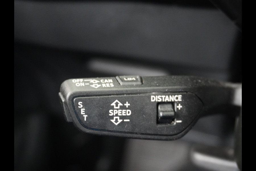 Audi e-tron 50 Quattro Launch Edition Plus 71kWh Navi Panoramadak Luchtvering Cruise control Adaptief PDC Stoelverwarming Parkeerhulp v/a/zi Led Lmv 20" Keyless-go Lichtpakket Dodehoekdetectie Regensensor Fase 3 laden