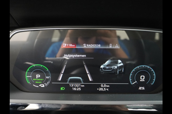 Audi e-tron 50 Quattro Launch Edition Plus 71kWh Navi Panoramadak Luchtvering Cruise control Adaptief PDC Stoelverwarming Parkeerhulp v/a/zi Led Lmv 20" Keyless-go Lichtpakket Dodehoekdetectie Regensensor Fase 3 laden
