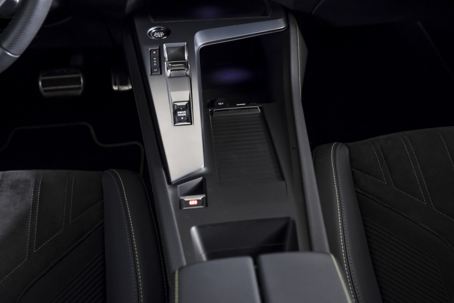Peugeot 308 1.2 PureTech 130 PK GT - Automaat | Dig. Cockpit | Adapt. Cruise | Stoel+-Stuurverw. | PDC | Camera | NAV + App. Connect | ECC | LM 17" | 2519