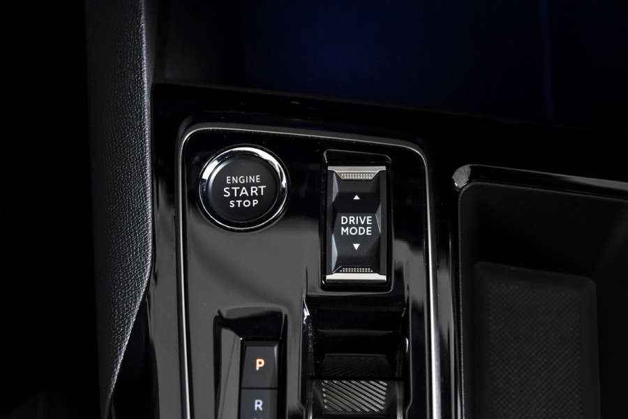 Peugeot 5008 1.2 PureTech 130 PK GT Black Pack - 7 Pers. - Automaat | Dig. Cockpit | Adapt. Cruise | Stoelverw. | PDC | Camera | NAV + App. Connect | ECC | Elek. Klep | LM 19" | 2159