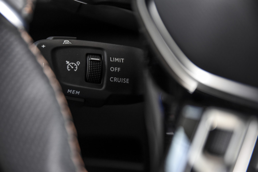 Peugeot 5008 1.2 PureTech 130 PK GT Black Pack - 7 Pers. - Automaat | Dig. Cockpit | Adapt. Cruise | Stoelverw. | PDC | Camera | NAV + App. Connect | ECC | Elek. Klep | LM 19" | 2159