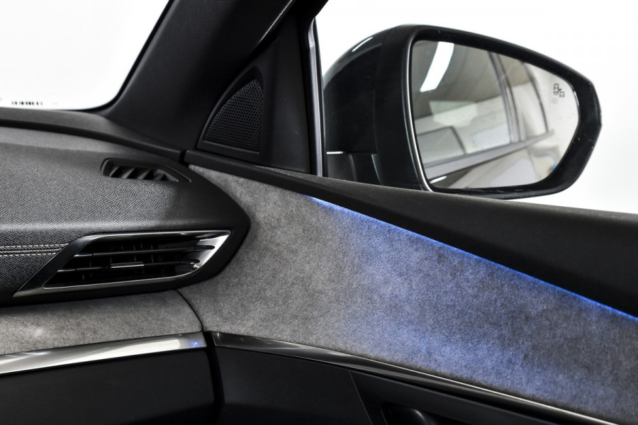 Peugeot 5008 1.2 PureTech 130 PK GT Black Pack - 7 Pers. - Automaat | Dig. Cockpit | Adapt. Cruise | Stoelverw. | PDC | Camera | NAV + App. Connect | ECC | Elek. Klep | LM 19" | 2159