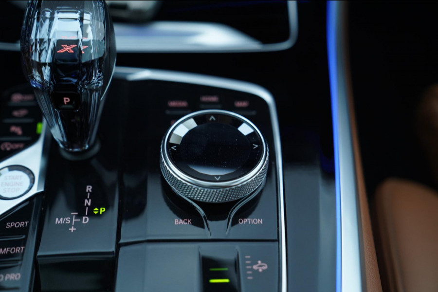 BMW X5 XDrive40i High Executive | Panorama | Harman/Kardon | 360 cam | HuD | 22 inch | Sfeerverlichting | Assisted Drive | ACC |
