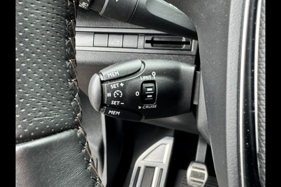 Peugeot 3008 1.2 PureTech GT Line Cruise control Climate control Apple / Android Achteruitrijcamera Dodehoekdetectie