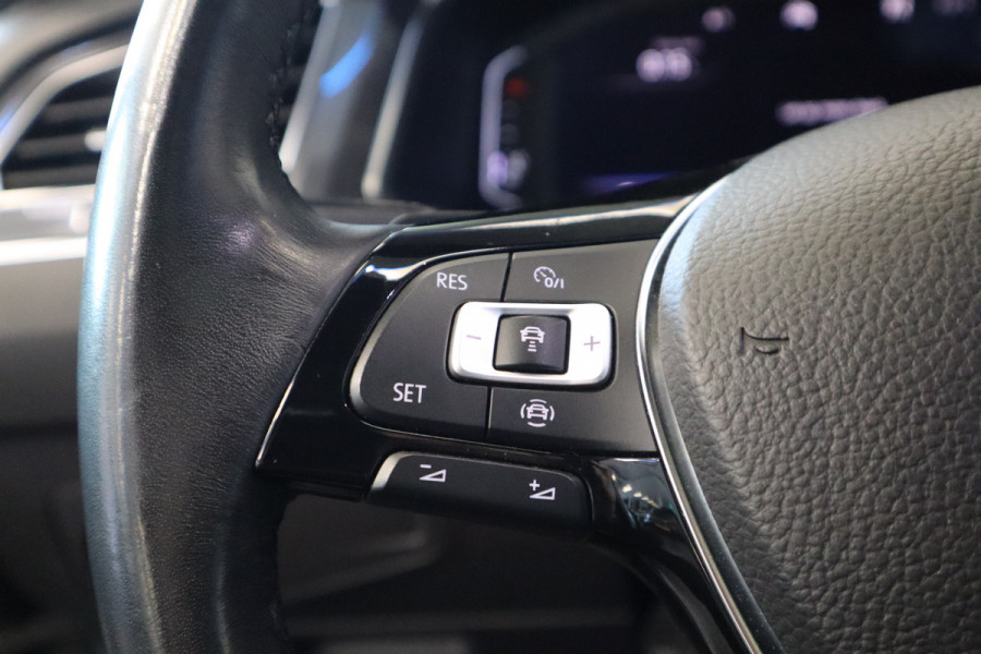 Volkswagen Tiguan Allspace 1.5 TSI Highline Business R 7-Persoons Panoramadak Navigatie Camera CruiseControl
