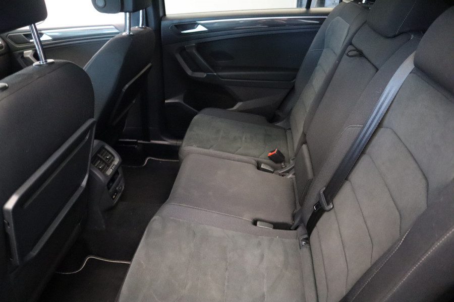 Volkswagen Tiguan Allspace 1.5 TSI Highline Business R 7-Persoons Panoramadak Navigatie Camera CruiseControl