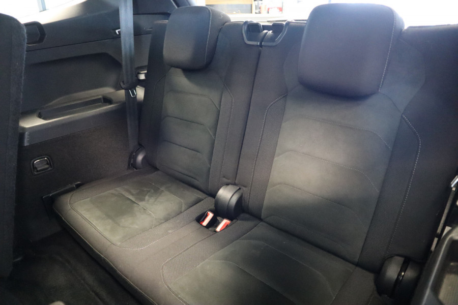 Volkswagen Tiguan Allspace 1.5 TSI Highline Business R 7-Persoons Panoramadak Navigatie Camera CruiseControl