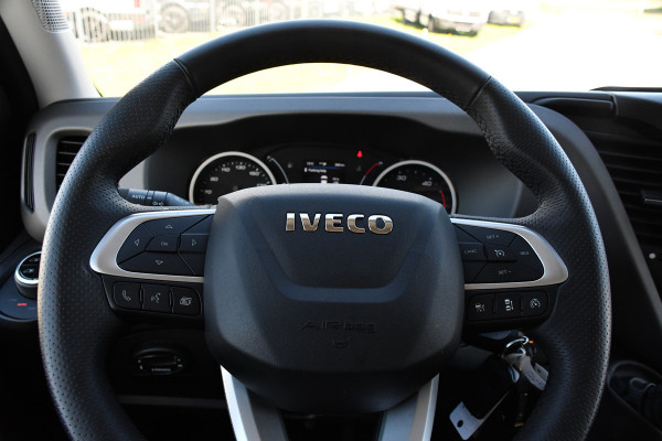 Iveco 40C 210 3.0L L2H2 Luchtvering Air Pro Full Options! Dubbellucht, Adaptieve Cruise, Camera, 3500KG Trekhaak, 2 x Schuifdeur, Clima, 210PK, Kasten wanden, Uniek! Dubbel lucht, DL