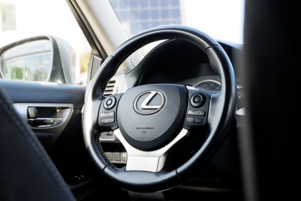 Lexus CT 200h Business Line Hybride Rijklaarprijs/12MND Bovag garantie!