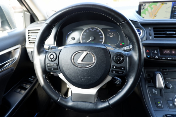Lexus CT 200h Business Line Hybride Rijklaarprijs/12MND Bovag garantie!
