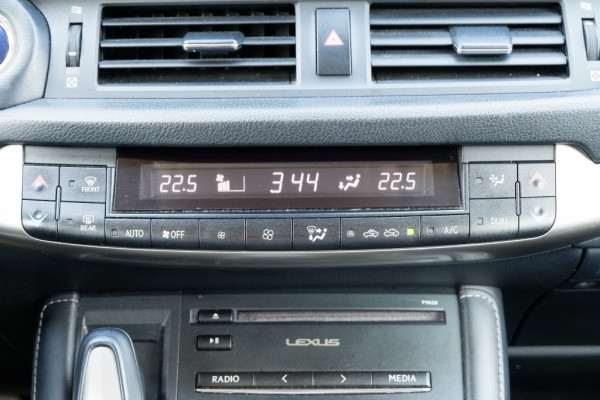 Lexus CT 200h Business Line Hybride Rijklaarprijs/12MND Bovag garantie!