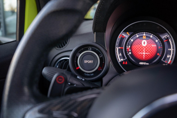 Abarth 595 1.4 T-Jet Competizione / Akrapovic / Panorama / Carplay / Brembo