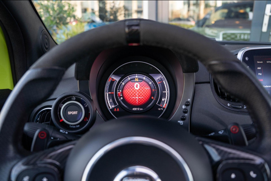 Abarth 595 1.4 T-Jet Competizione / Akrapovic / Panorama / Carplay / Brembo
