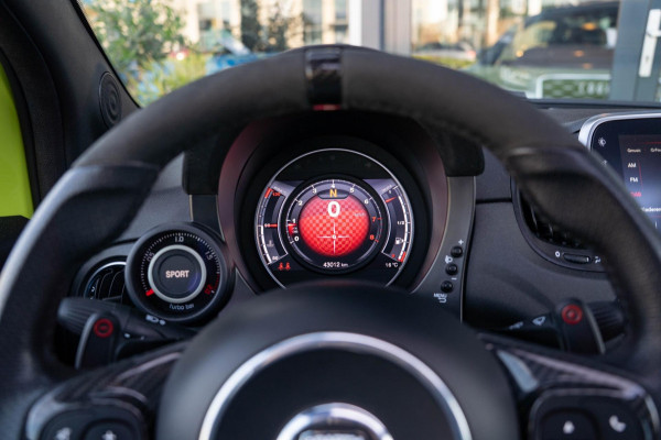 Abarth 595 1.4 T-Jet Competizione / Akrapovic / Panorama / Carplay / Brembo