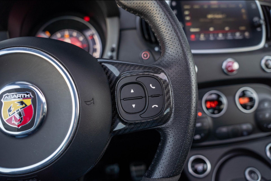 Abarth 595 1.4 T-Jet Competizione / Akrapovic / Panorama / Carplay / Brembo