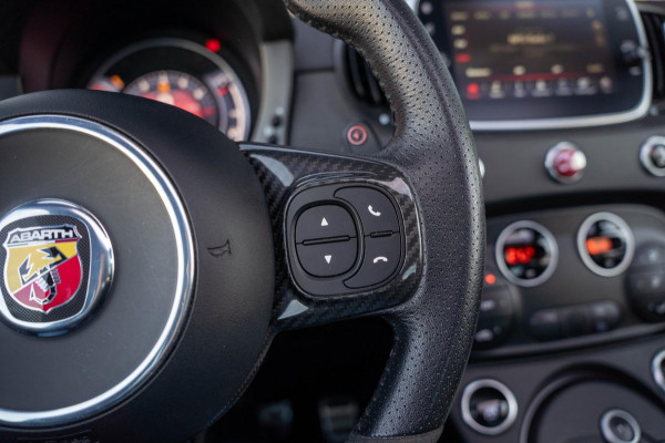 Abarth 595 1.4 T-Jet Competizione / Akrapovic / Panorama / Carplay / Brembo
