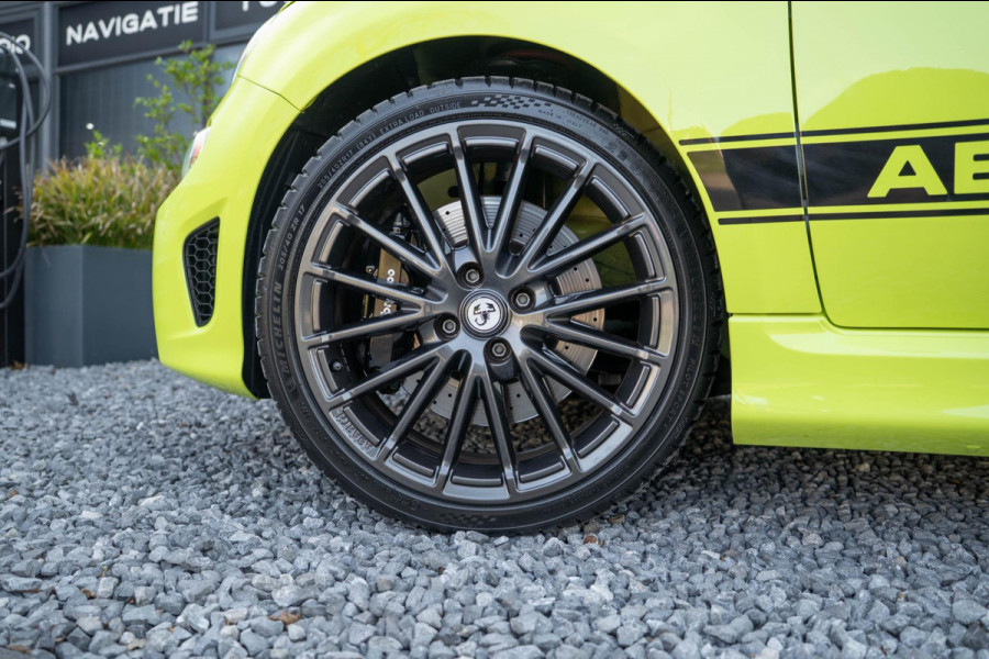 Abarth 595 1.4 T-Jet Competizione / Akrapovic / Panorama / Carplay / Brembo