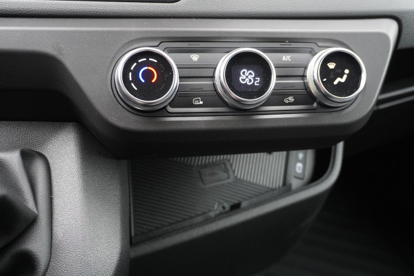 Renault Master Bakwagen T35 2.0 dCi 170PK met laadklep Nr. V123 | Airco | Cruise | Parkeersensoren achter | Apple CP-Android auto