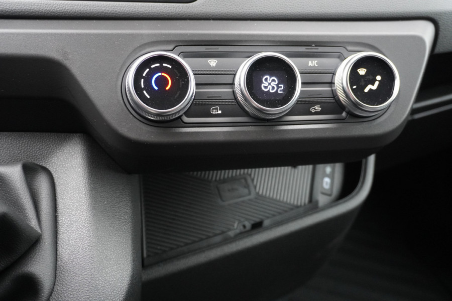 Renault Master Bakwagen T35 2.0 dCi 170PK met laadklep Nr. V163 | Airco | Cruise | Parkeersensoren achter | Apple CP-Android auto