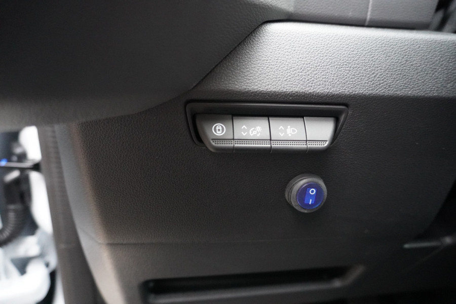 Renault Master Bakwagen T35 2.0 dCi 170PK met laadklep Nr. V163 | Airco | Cruise | Parkeersensoren achter | Apple CP-Android auto