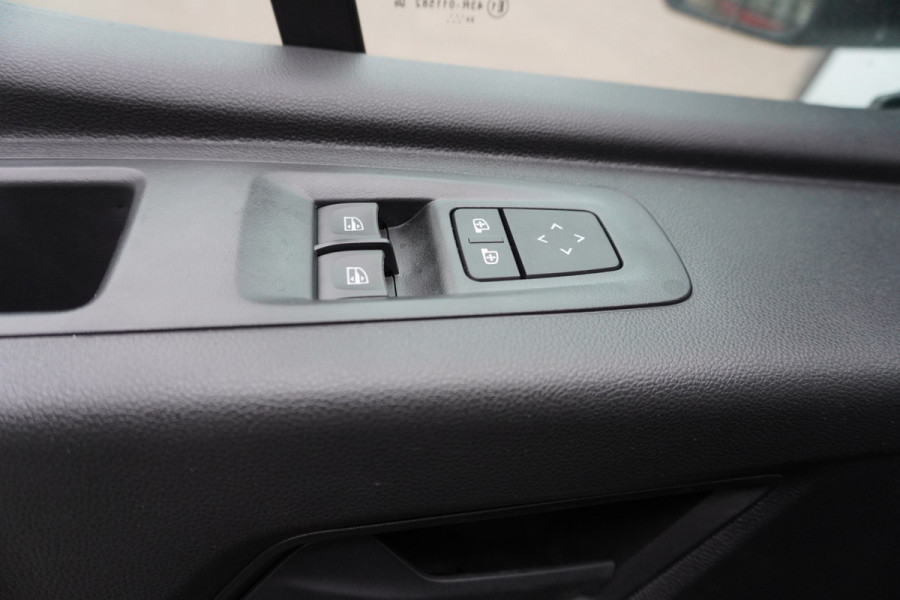 Renault Master Bakwagen T35 2.0 dCi 170PK met laadklep Nr. V163 | Airco | Cruise | Parkeersensoren achter | Apple CP-Android auto