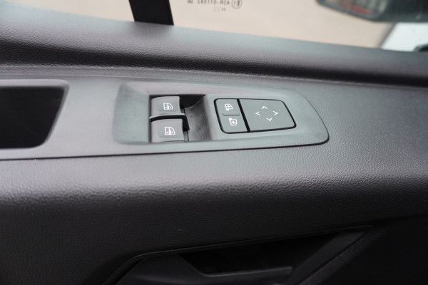 Renault Master Bakwagen T35 2.0 dCi 170PK met laadklep Nr. V163 | Airco | Cruise | Parkeersensoren achter | Apple CP-Android auto