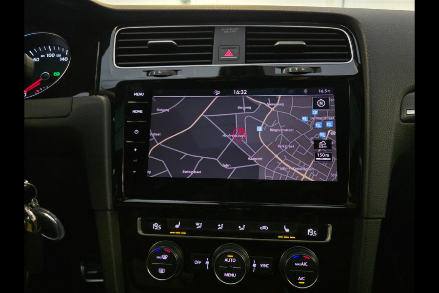 Volkswagen Golf 1.4 TSI PHEV GTE | PANO / ACC / LED / CARPLAY / CAMERA / P.SENSOR V+A / LEDER-ALCANTARA / STOELVERW. / LANE ASS !