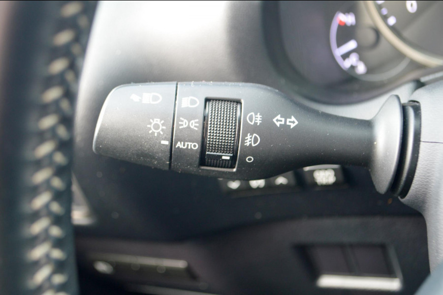 Lexus NX 300h AWD Luxury Line | Hybrid | Automaat | Trekhaak | Leder | El. bedienbare voorstoel