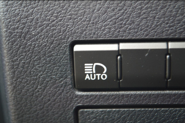 Lexus NX 300h AWD Luxury Line | Hybrid | Automaat | Trekhaak | Leder | El. bedienbare voorstoel