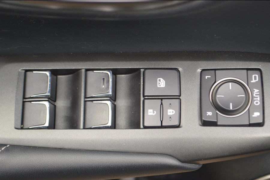 Lexus NX 300h AWD Luxury Line | Hybrid | Automaat | Trekhaak | Leder | El. bedienbare voorstoel