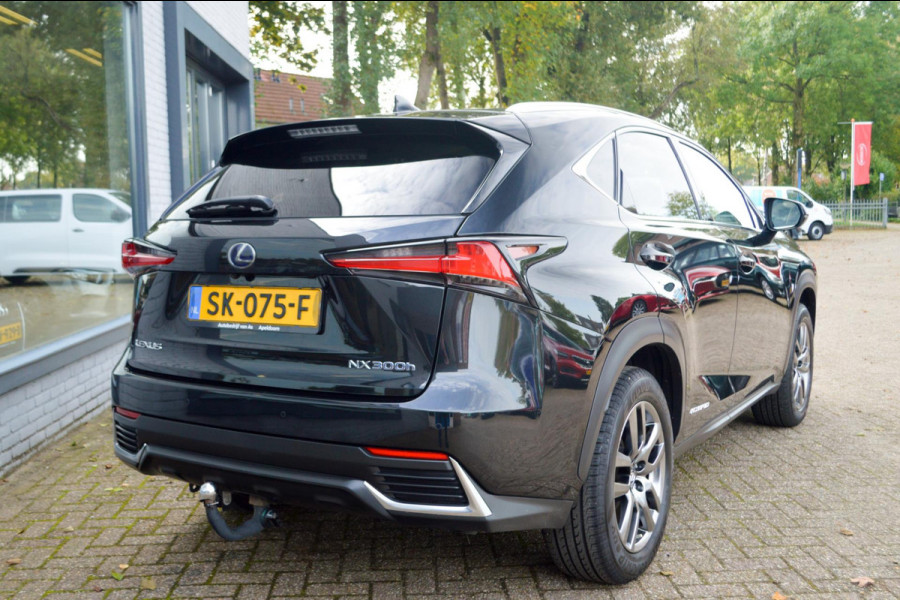 Lexus NX 300h AWD Luxury Line | Hybrid | Automaat | Trekhaak | Leder | El. bedienbare voorstoel