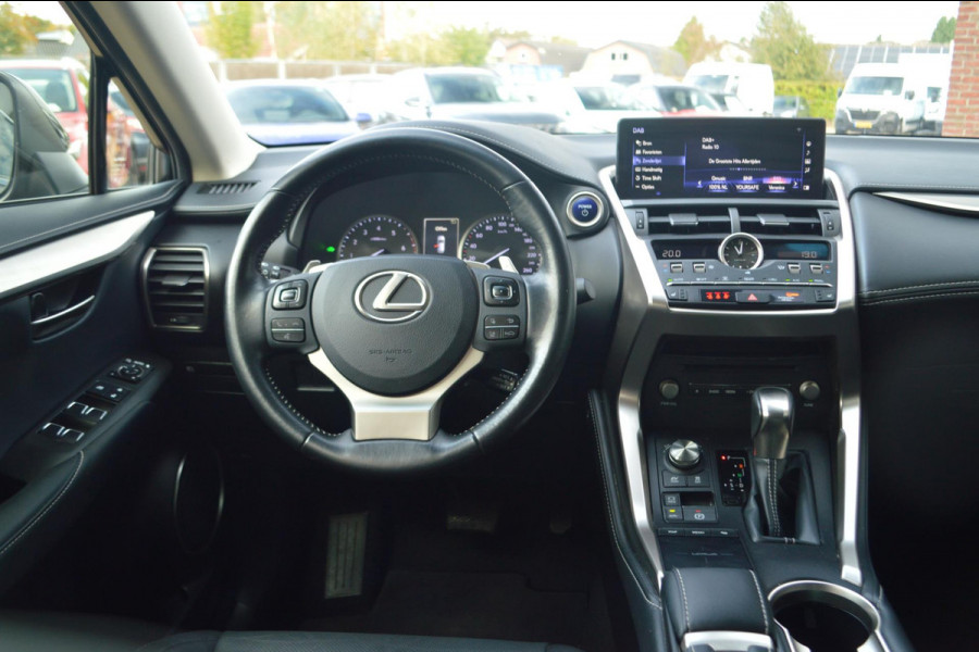 Lexus NX 300h AWD Luxury Line | Hybrid | Automaat | Trekhaak | Leder | El. bedienbare voorstoel