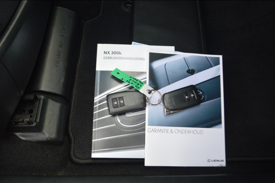 Lexus NX 300h AWD Luxury Line | Hybrid | Automaat | Trekhaak | Leder | El. bedienbare voorstoel