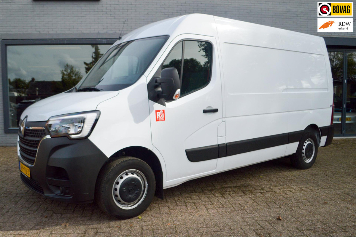 Renault Master T35 2.3 dCi 135 L2H2 RED HAAK|CRUISE|CAMERA|LAT-OM-LAT|VLAKKE VLOER Renault Master T35 2.3 dCi 135 L2H2 RED HAAK|CRUISE|CAMERA|LAT-OM-LAT|VLAKKE VLOER