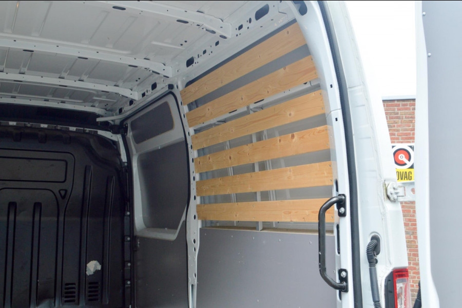 Renault Master T35 2.3 dCi 135 L2H2 RED HAAK|CRUISE|CAMERA|LAT-OM-LAT|VLAKKE VLOER
