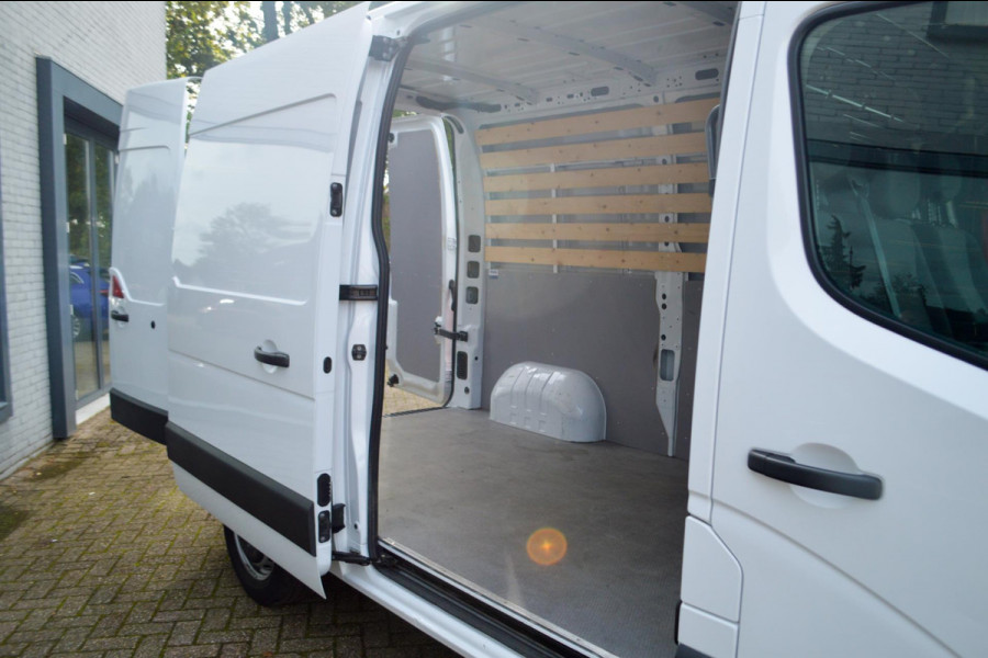 Renault Master T35 2.3 dCi 135 L2H2 RED HAAK|CRUISE|CAMERA|LAT-OM-LAT|VLAKKE VLOER