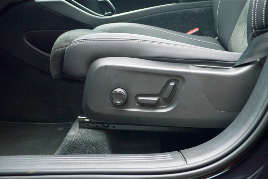 Volvo XC40 1.5 T5 Recharge Plug-in PHEV Facelift Ultimate Dark