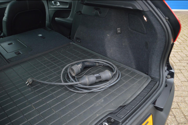 Volvo XC40 1.5 T5 Recharge Plug-in PHEV Facelift Ultimate Dark