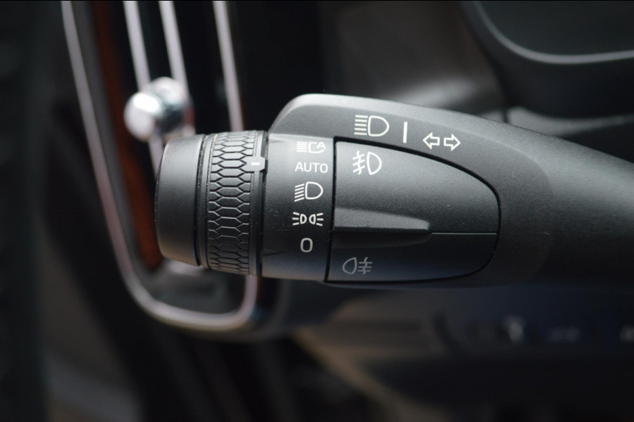Volvo XC40 1.5 T5 Recharge Plug-in PHEV Facelift Ultimate Dark