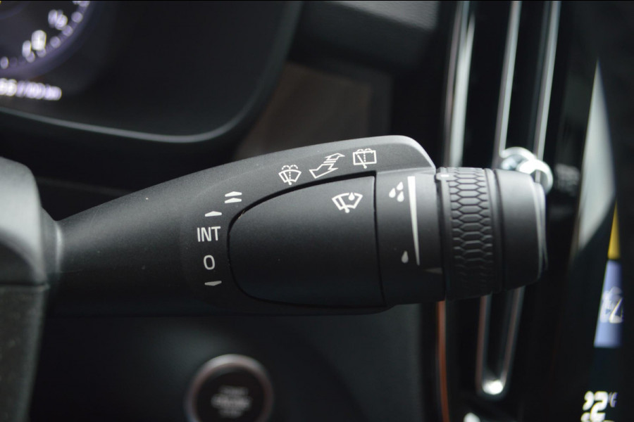 Volvo XC40 1.5 T5 Recharge Plug-in PHEV Facelift Ultimate Dark