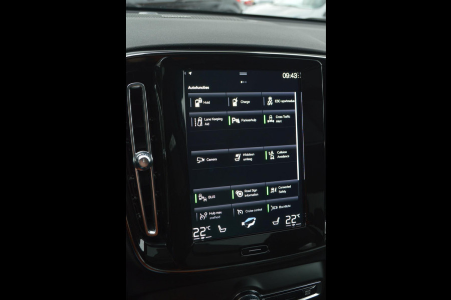 Volvo XC40 1.5 T5 Recharge Plug-in PHEV Facelift Ultimate Dark