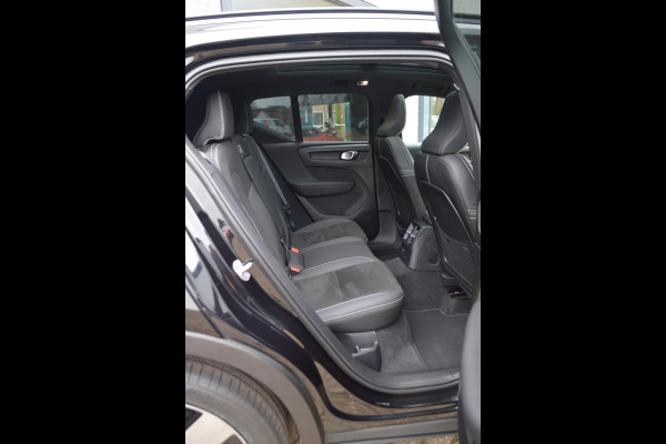 Volvo XC40 1.5 T5 Recharge Plug-in PHEV Facelift Ultimate Dark