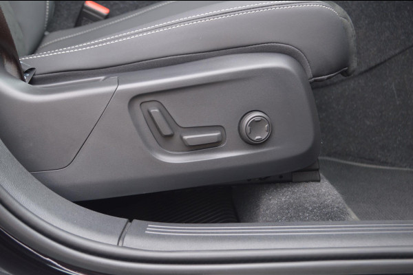 Volvo XC40 1.5 T5 Recharge Plug-in PHEV Facelift Ultimate Dark