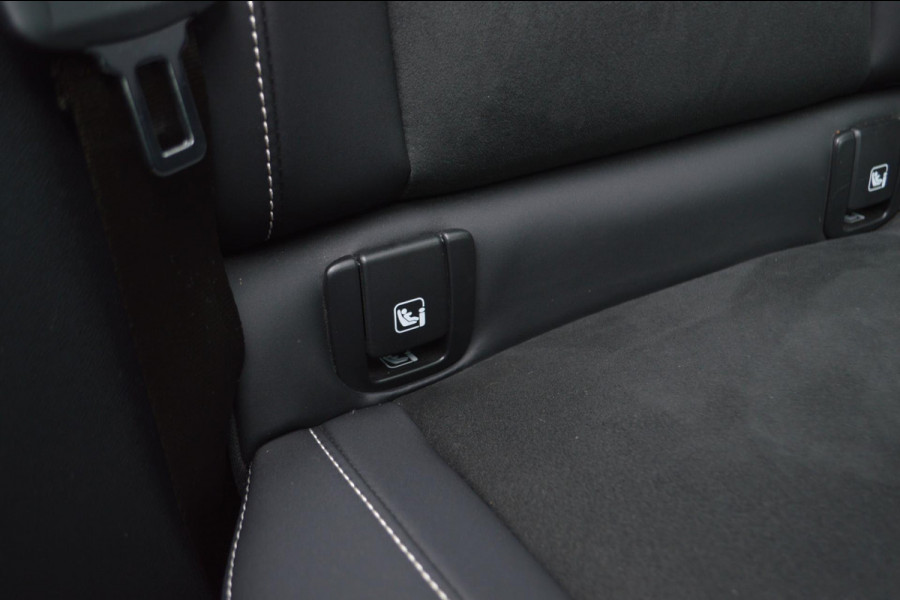 Volvo XC40 1.5 T5 Recharge Plug-in PHEV Facelift Ultimate Dark