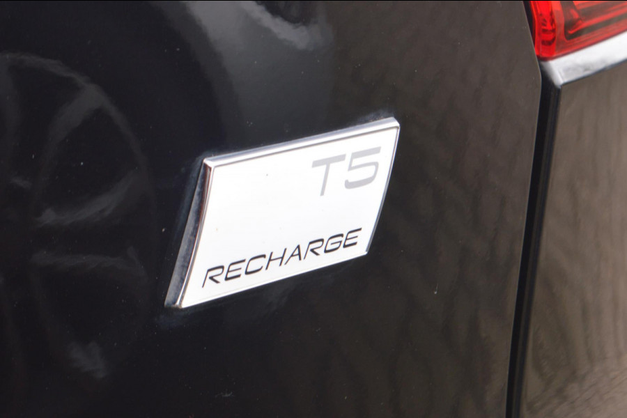 Volvo XC40 1.5 T5 Recharge Plug-in PHEV Facelift Ultimate Dark