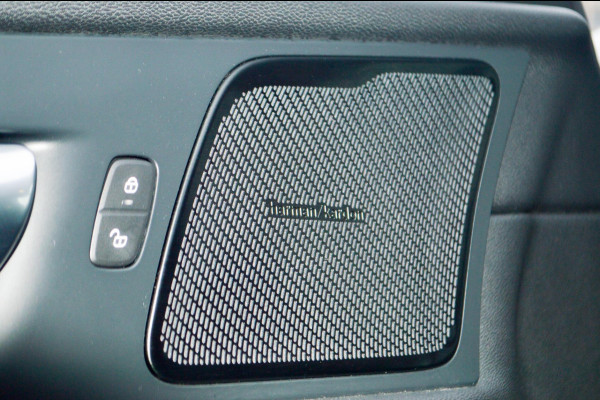 Volvo XC60 2.0 T6 Plug-in hybrid AWD PHEV Facelift Inscription Expression