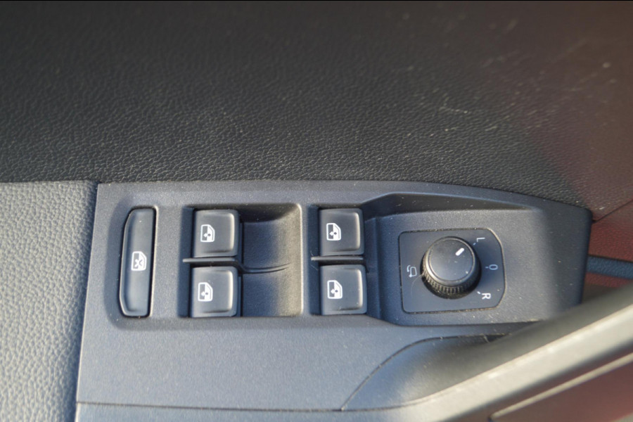 Seat Arona 1.0 TSI Style Business Intense BEATS AUDIO|CAMERA|DAB+|NAVI | Cruise adaptief | 2 nwe banden