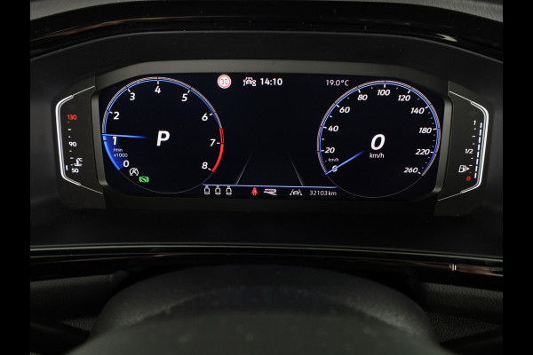 Volkswagen T-Roc 1.5 TSI R-Line 150 pk Automaat (DSG) | Verlengde garantie | Navigatie via App | Panoramadak | Parkeersensoren (Park assist) | Achteruitrijcamera | Black style pakket |